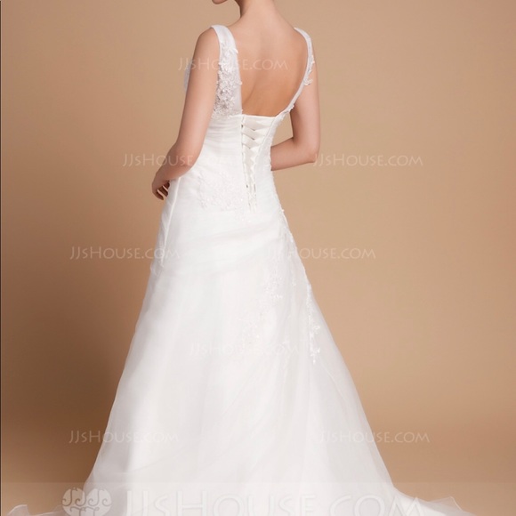 Wedding Gown - Picture 2 of 8